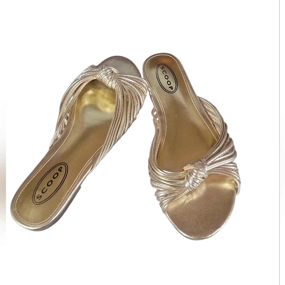 Scoop Women's Braided Strappy Knot Gold Slide Slip-On Sandals 8 - Picture 3 of 7